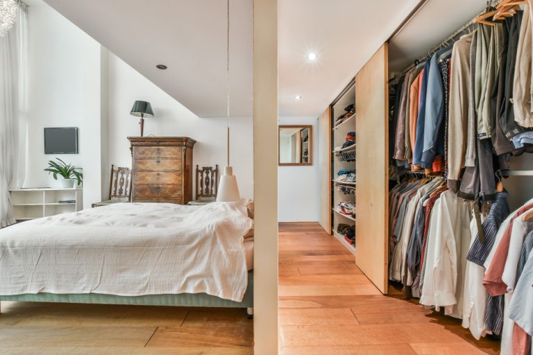 Aménager une chambre parentale avec dressing intégré : nos conseils d’expert